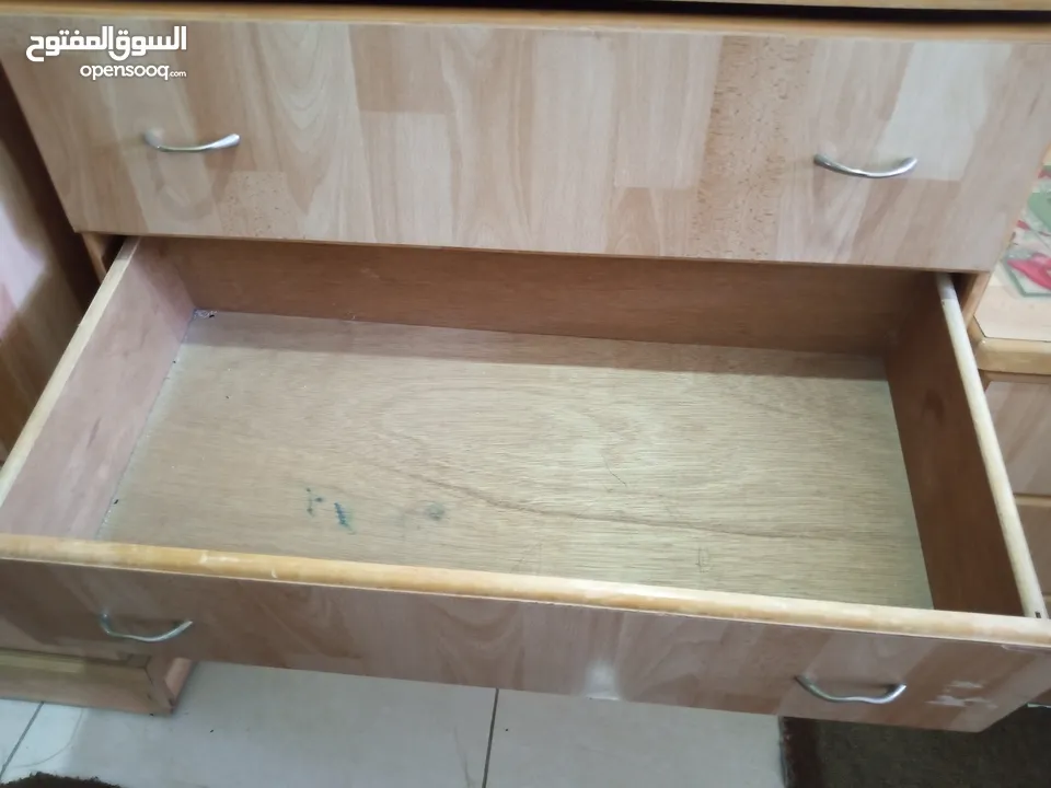 خزانة واسرّة للبيع