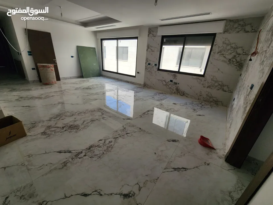 شقة فارغة للبيع بالقرب من دير غبار - ref : 14588