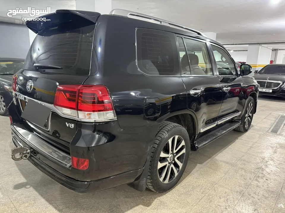 Toyota Land Cruiser GXR grand touring 4.0L V6  2019