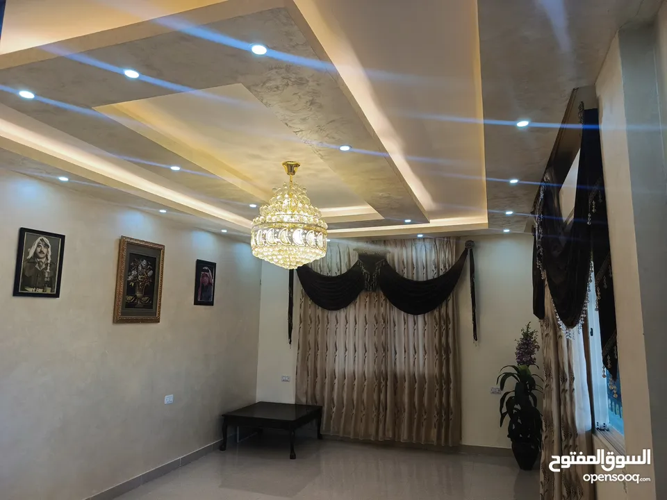 منزل مستقل للبيع السلط الصافح بجانب مسجد حفصه ومدرسة آمنه بنت وهب