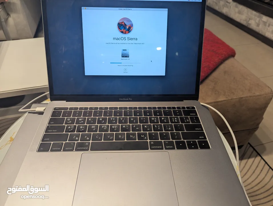 MacBook pro 2017 core i5 13inch