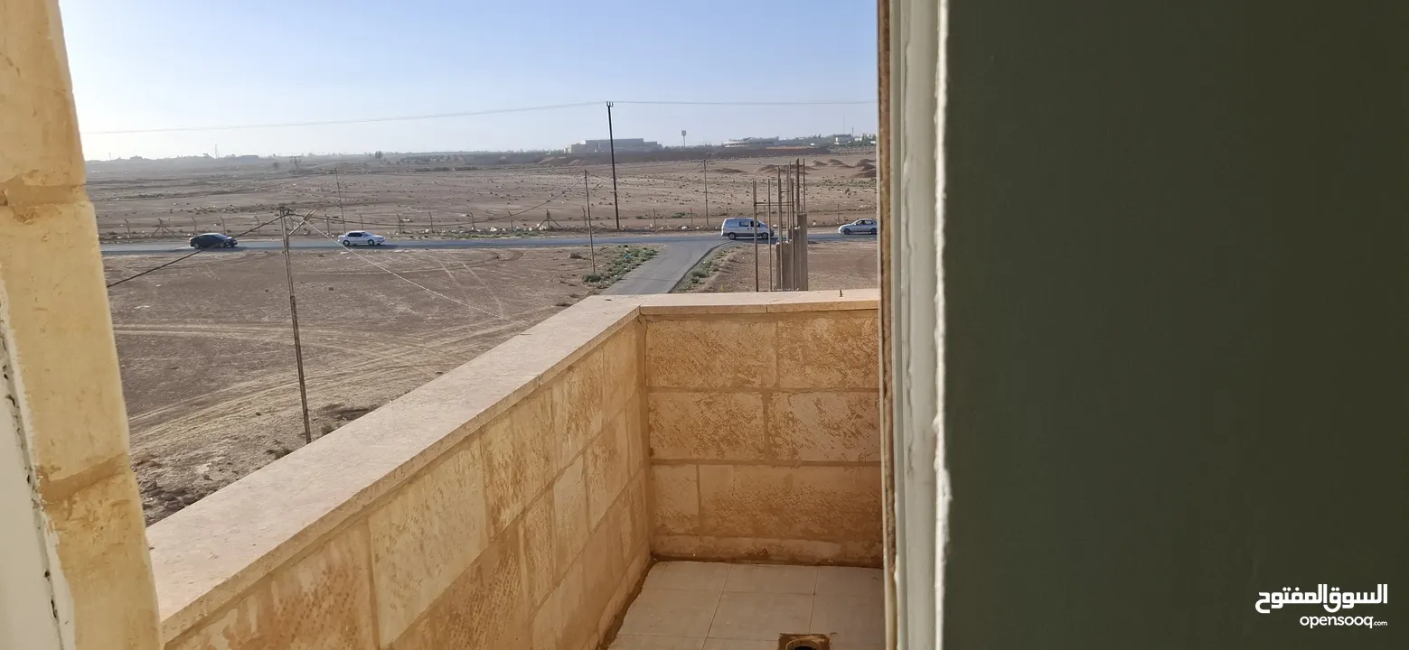 شقة مميزة على المدخل الجنوبي لجامعة آل البيت