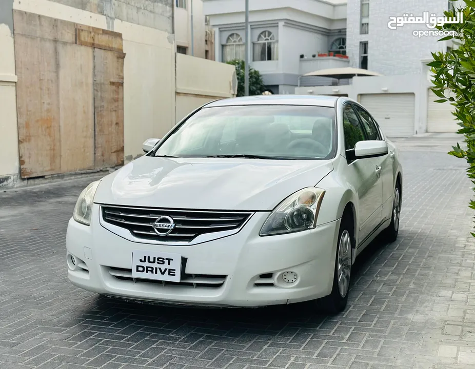 NISSAN ALTIMA 2.5L 2012 MODEL WELL-MAINTAINED CAR