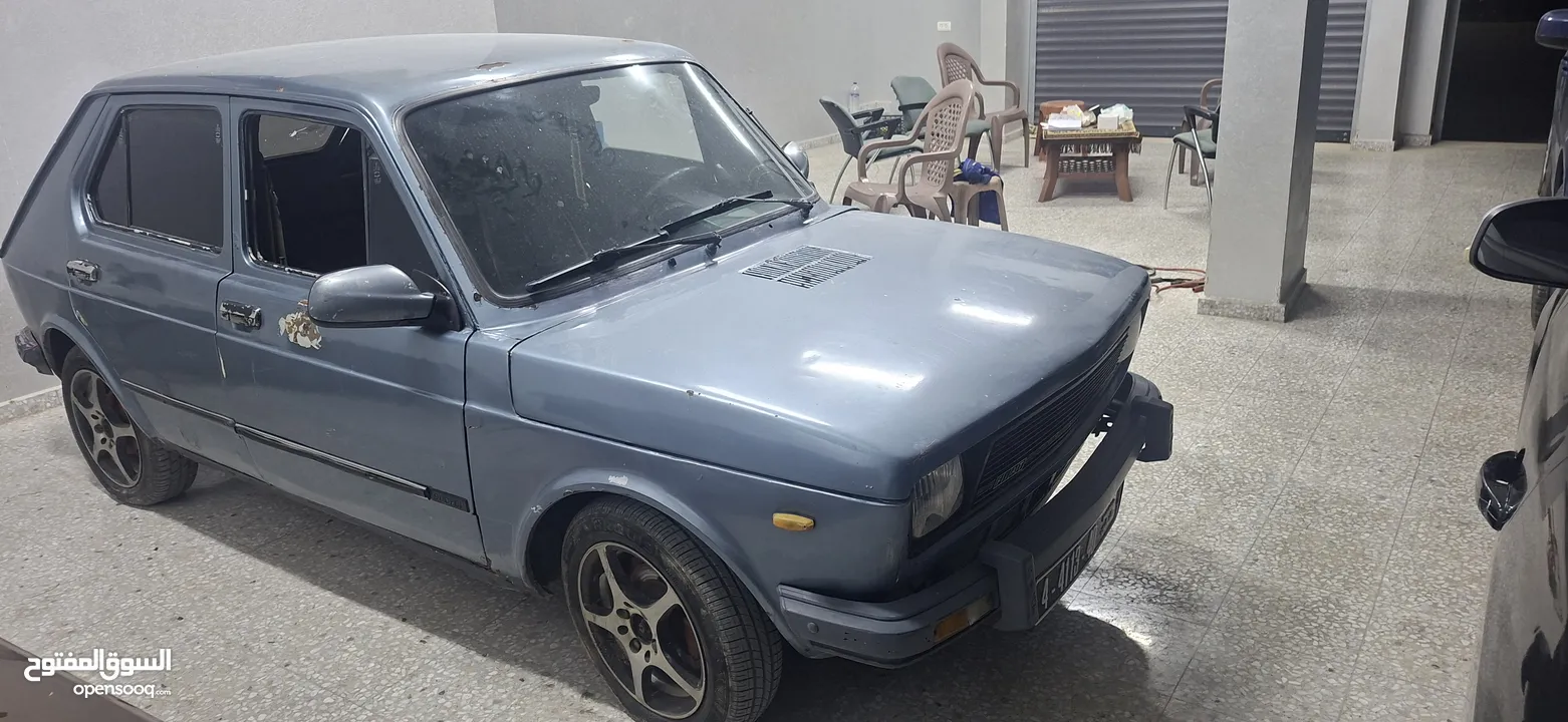 فيات 127موديل 1980غيار عادي ماتور 900قانوني عليها ترخيص سنة