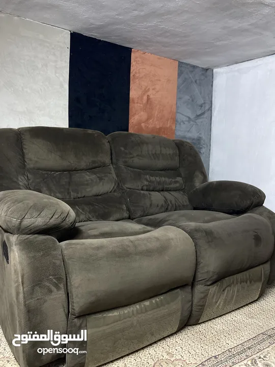 ثنائية ريكلاينر (recliner)