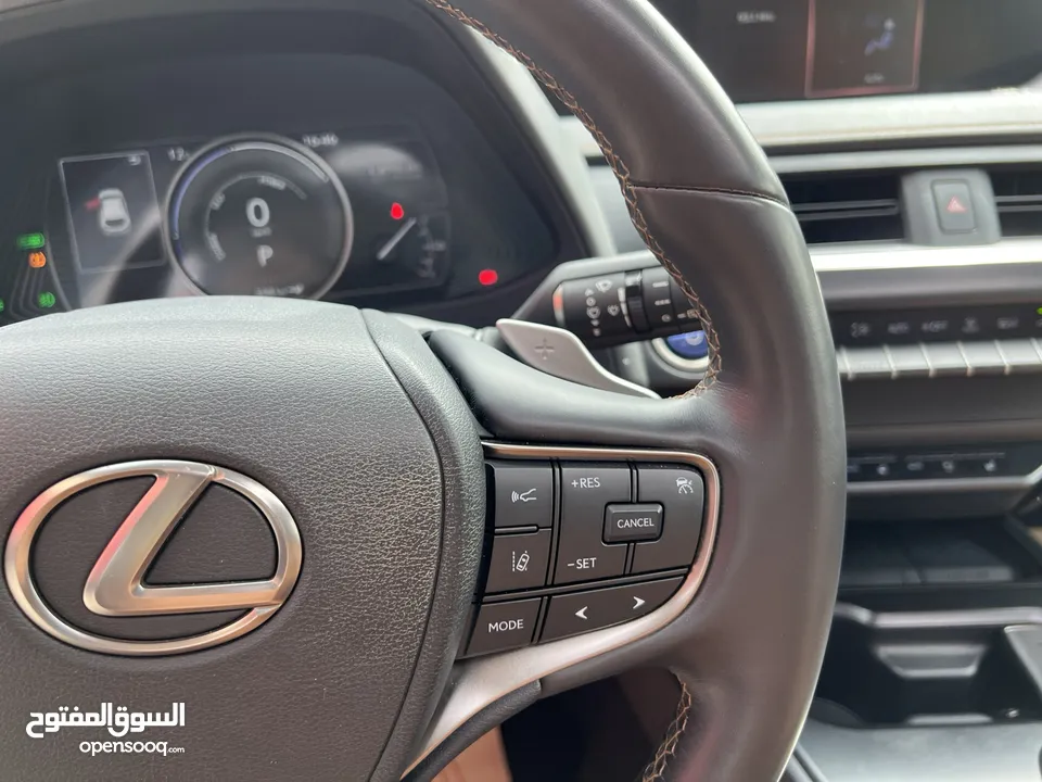ليكزس UX300e كهربائية اعلى اضافات 2021