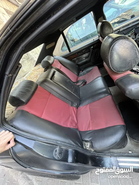 E34 BMW   اسود 6 سلندر