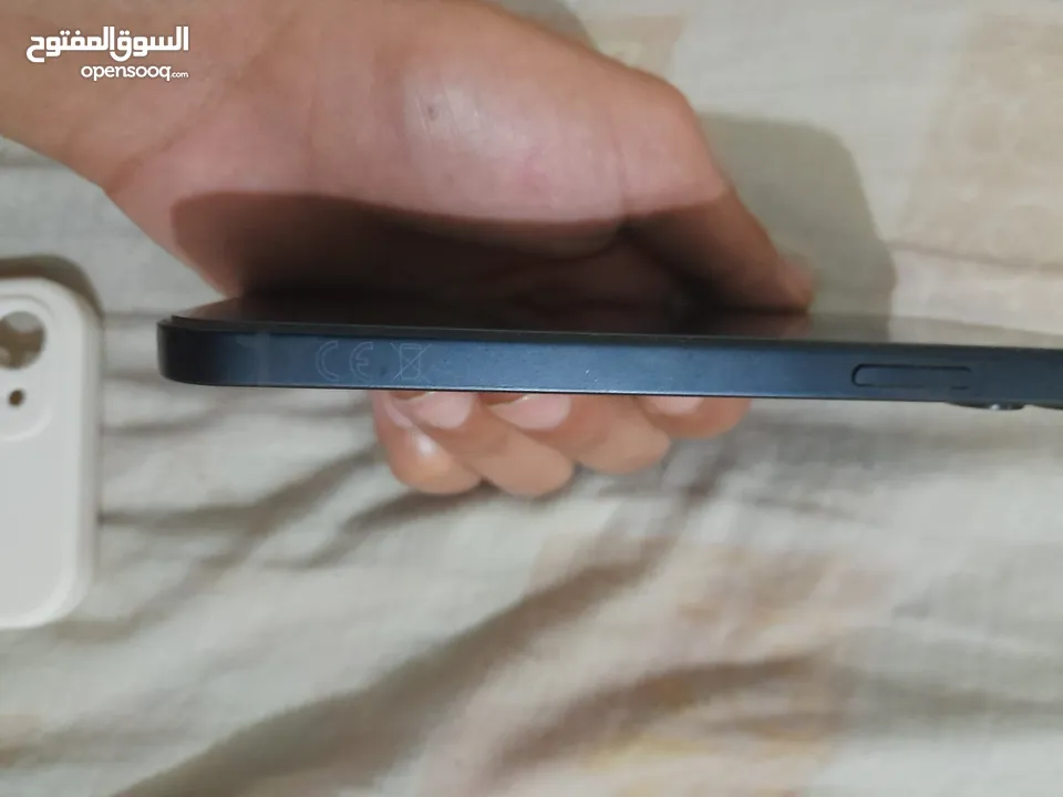 ايفون 12 بحالة ممتازة