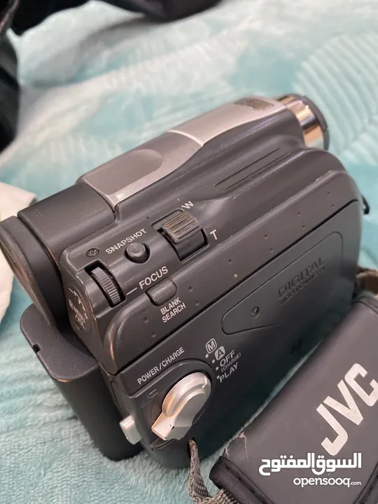 كاميرا تصوير فيديو بحاله جديده للبيع ماركة JVC
