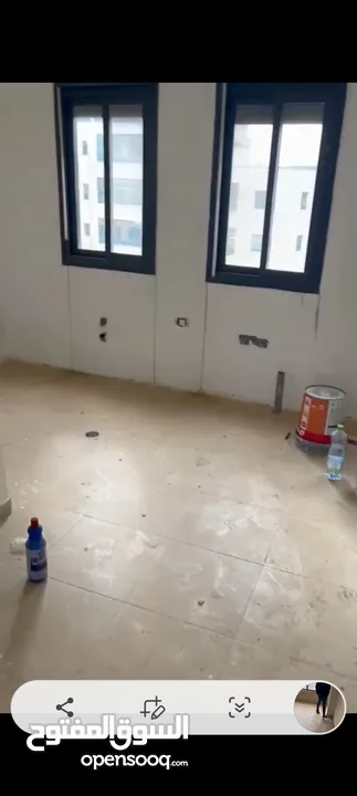 شقه للبيع في منطقه بيرزيت مساحه 145متر السعر 90الف دولار