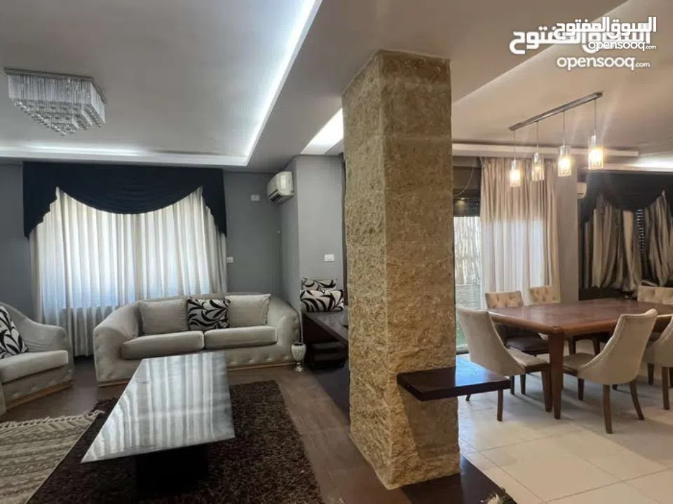 شقه للبيع مساحه 150ثلاث غرفة نوم حمامين بلكونتين صالون صاله مطبخ طابق ثالث اصنصين