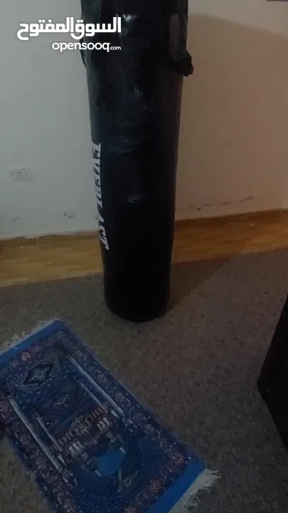 كيس ملاكمة طوله تقريبا 140cm