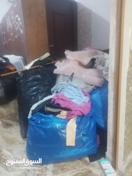 محل باله للبيع كامل 8ستاندات و4000قطعه باله بين ستاتي وولادي وبناتي واطفال و1600علاقه  بسعر حرق