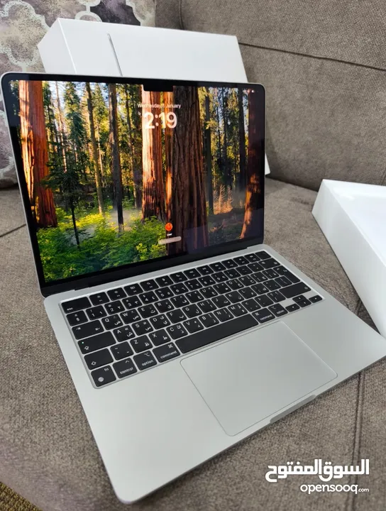 بحالة الوكالة تماماً Apple MacBook Air 2022 M2 بسعر مغري جداً