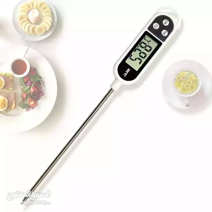 جهاز مقياس حرارة الأطعمة الحديث يستخدم لقياس درجة الحرارة الداخلية للحوم