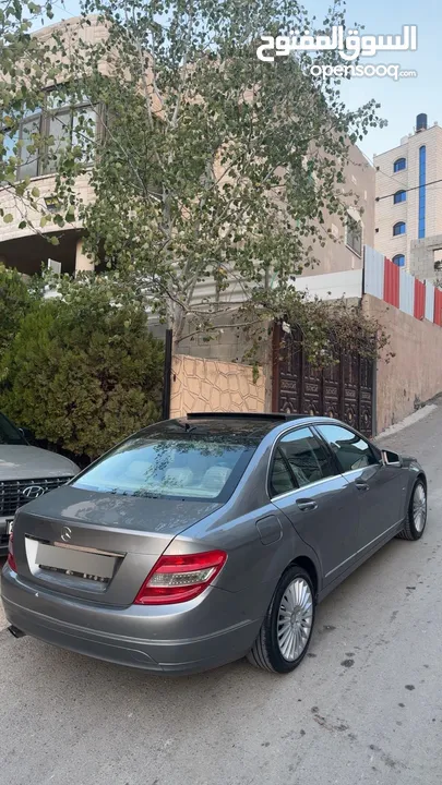 1.8 تيربو موفره ولعبه السياره فحصها نخب النخب انظف حبه لحد الان بضفه ترخيص وتامين شامل لسنه الجاي