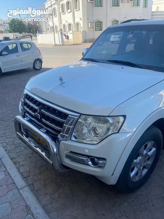 متسبويشي باجيور  موديل 2014  سعة الماتور 3500  ممتازة Mitsubishi Pajero 2014