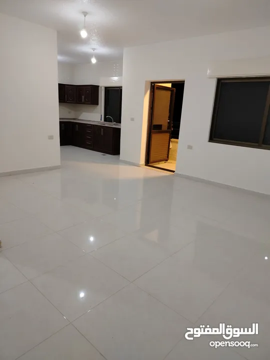 شقه فارغه للايجار جديده لم تسكن  ابونصير خلف مبنى امانه عمان