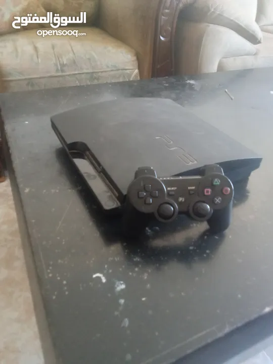 جهاز بلايستيشن 3 للبيع بحالة جيدة مع جميع الأسلاك
