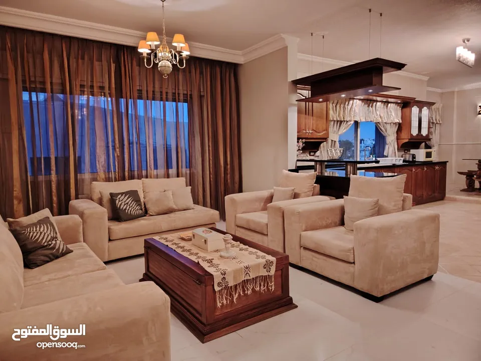 شقة مميزة للبيع في عبدون - طابق ثالث