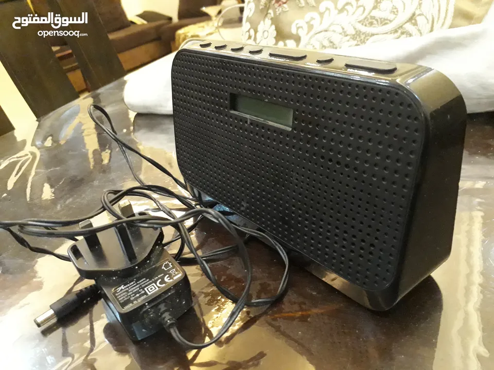راديو ديجيتال يعمل ع المحول والبطاريات