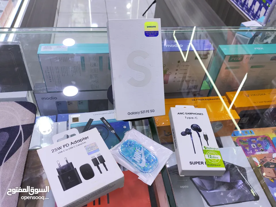 مستعمل اخو الجديد بلكرتوتة Samsung S21 FE 5G جيجا 128 رام 16 مع بكج هداية