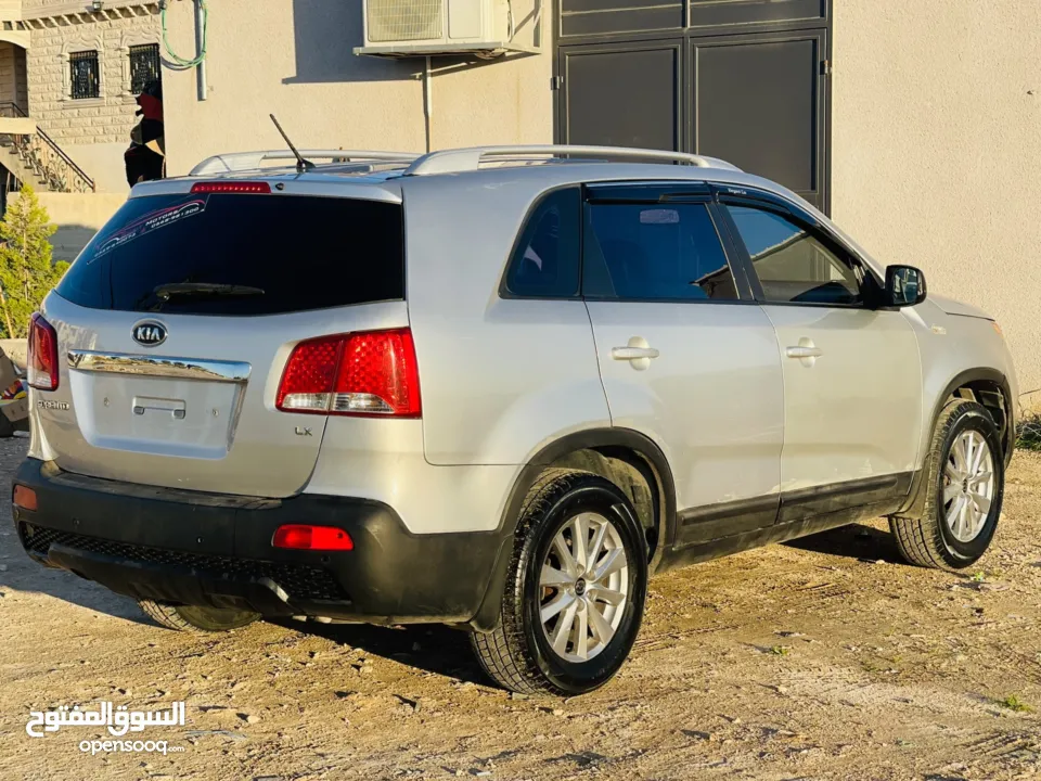 كيا سورينتو 2012 ب الرخصه