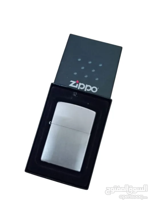 قداحة وولاعة Zippo lighter USA  الامريكيه الاصلية مع حافظة جلد اصلي طبيعي 100% بحالة ممتازة .