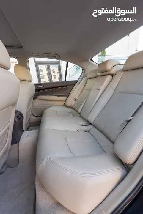 إنفينيتي G37 موديل 2012 - 4 جيد - سيارة رياضية مع محرك V6 3.7L