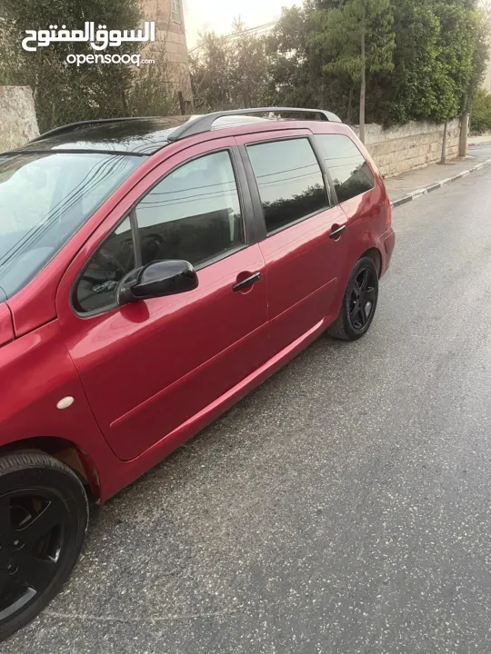 بيجو 307 للبيع اوبدل على سياره صغيره موديل 2005 6+1