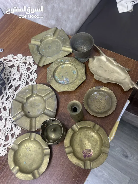 مجموعة تحف نحاس قديمة
