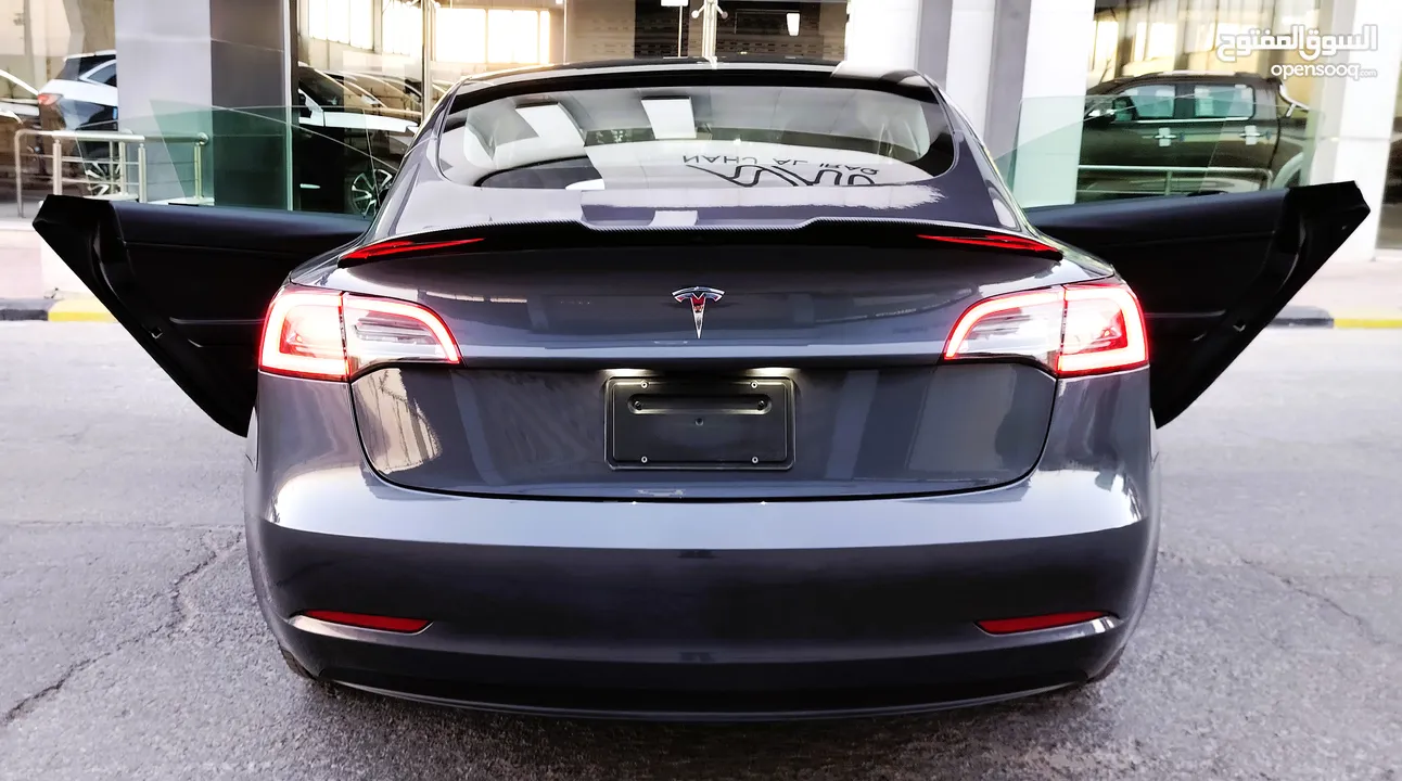 تيسلا 2023 MODEL 3 فحص كامل 4 جـيـد ممشى قليل 20 الف بحالة الوكالة لون فيراني مميز بسعر محرووق ولقطة