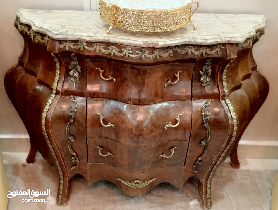 بايوه خشب  زان ثقيل مصري دمياطي حجم كبير فخم جدا  مطعم بالنحاس مع رخامة جوارير طول متر و 25 بعمق 40