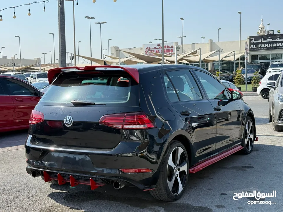 2018 Volkswagen Golf GTI  Full Option  2.0L 220 HP  43,000 km  Panoramic Roof