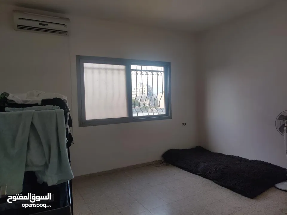 شقة للبيع بطولكرم البلد بسعر مغري ومساحة كبيرة