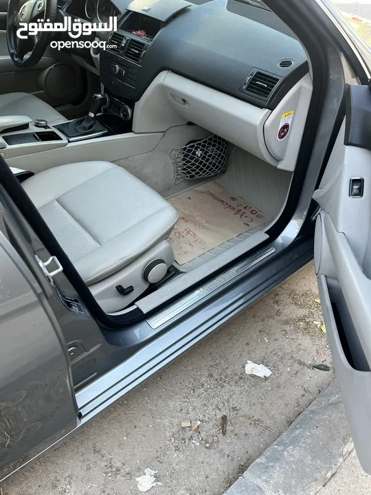 Mercedes C200  بانوراما موديل 2009 عرفتها بدون اي عيوب  السيارة مالك واحد فقط وارد شركة غرغور