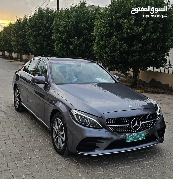 مرسيدس c300 موديل 2018 بحالة ممتازة