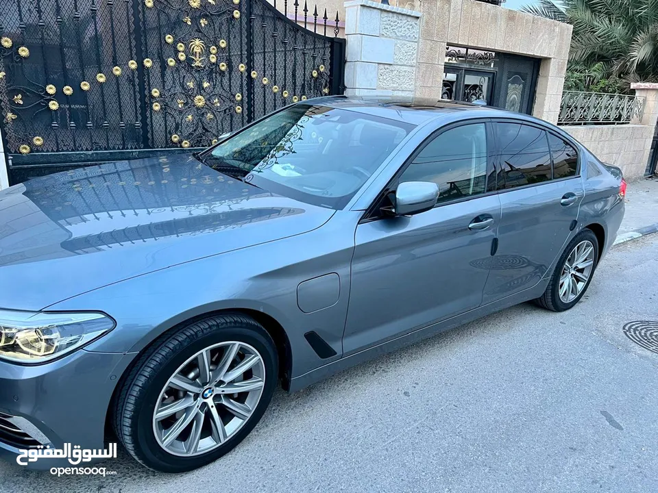 بي ام دبليو 2020-2019 530e للبيع (BMW 530e hybrid plugin)