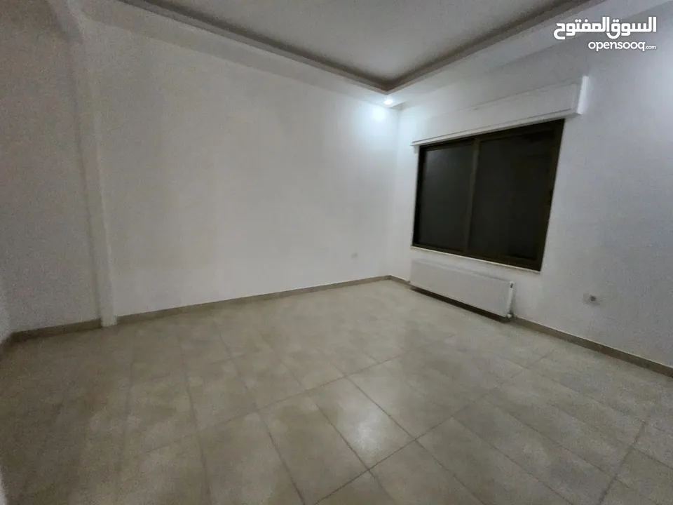 شقة مع روف منفصلين للبيع في دير غبار ref: 14232