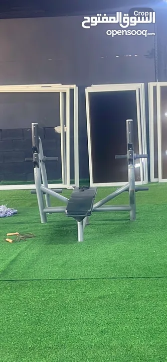 ستاند دمبلز لغاية 30 كيلو بنك صدر مستوي مع بار كرسي باي تكوير