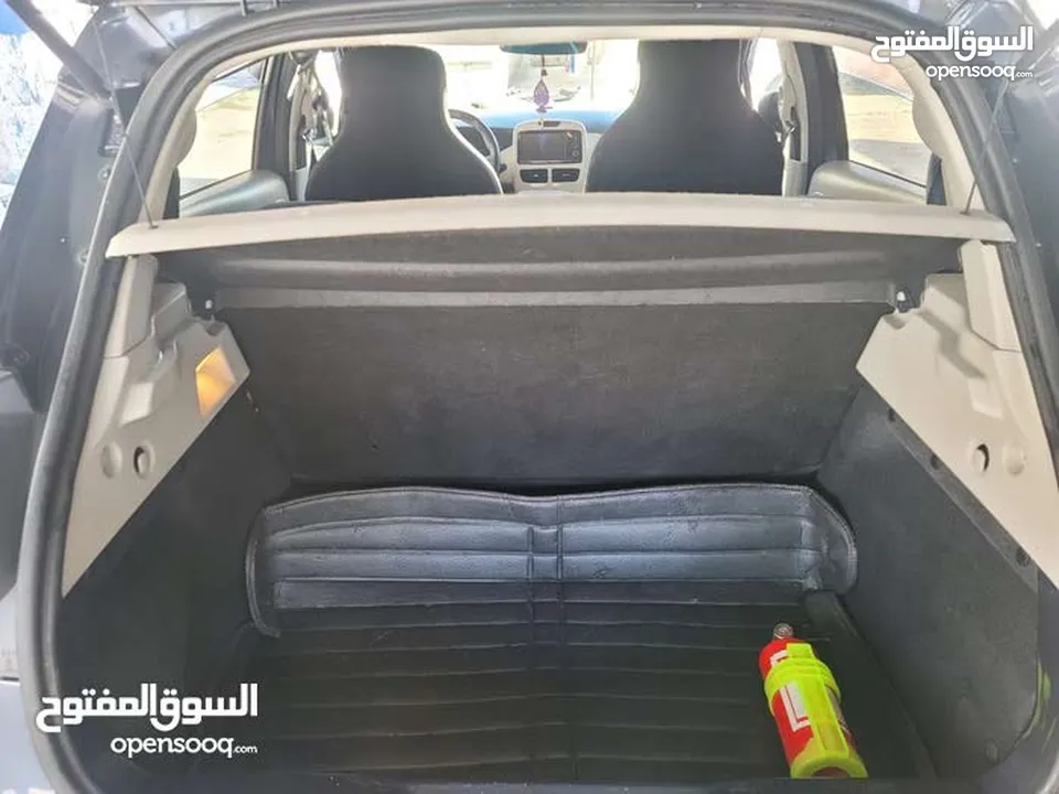 رنو زوي 2018 بيع كاش او بالتقسيط بدون بنوك  أو شركات التسهيل جميع الاضافات السياره اربعه جيد