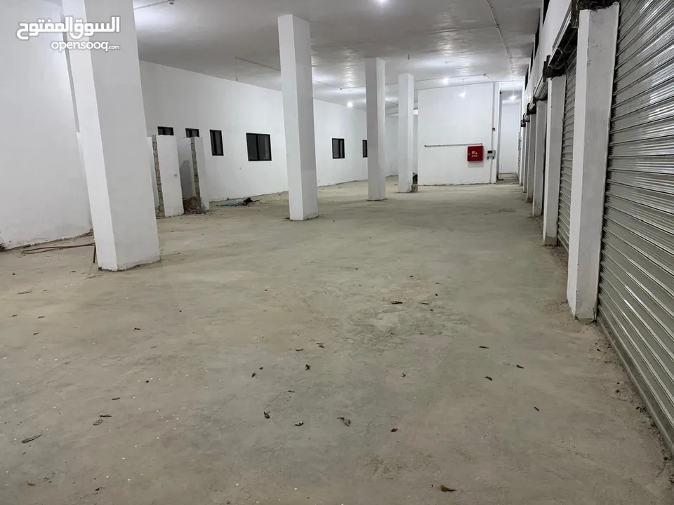 مستودعات للايجار مساحه 650متر البيادر قرب الصناعه الدفاع المدني بمنطقة وادي السير