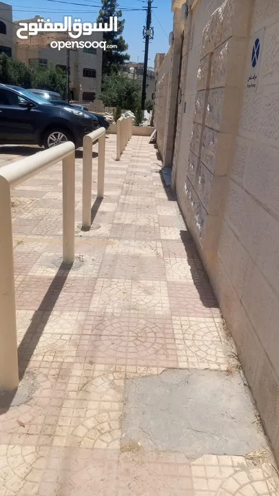 شقة مميزة بالطابق الاول للإيجار بموقع هادئ جدا