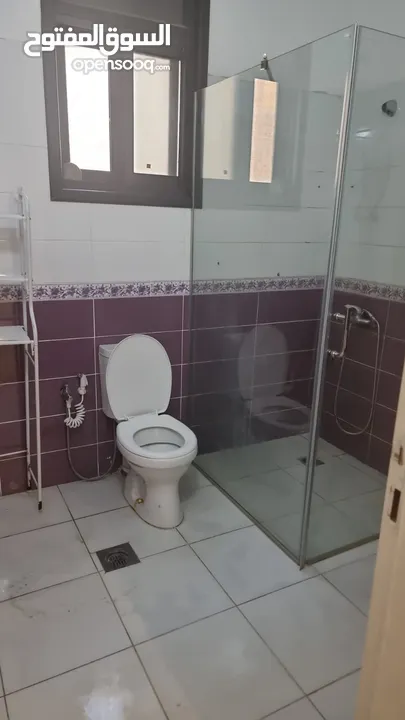 استديو مكون من غرفتين للايجار غير مفروش بتونيا