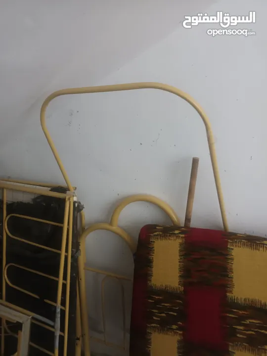 سرير بيبي حديد بحالة جيده