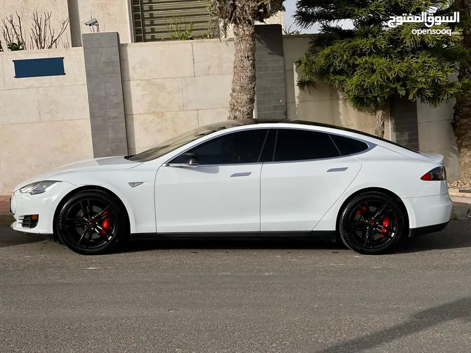 تيسلا موديل Model S فحص كامل كلين تايتل ولا ملاحظة مالك اول 140 الف كيلو فقط