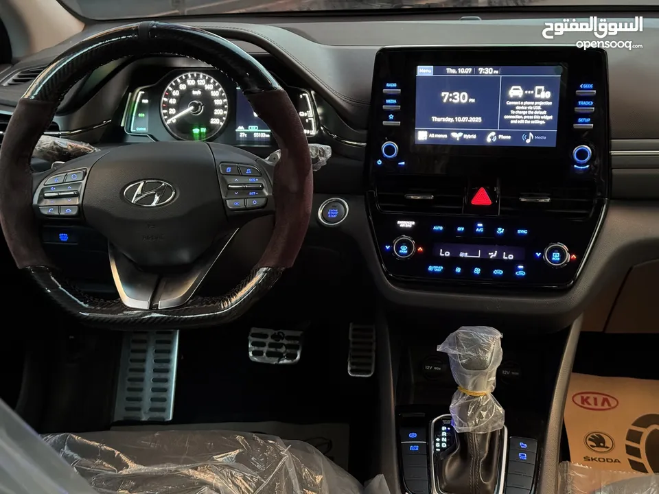 Hyundai IONIQ HYBRID  كفالة على البطارية لغاية 2029 من الوكالة عداد قليل اصلي ،بحالة الوكالة !