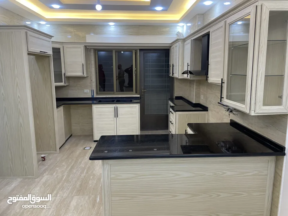 مطابخ خشب  مطابخ اللمنيوم أماراتي بجميع الألوان بكفالة 10 سنوات