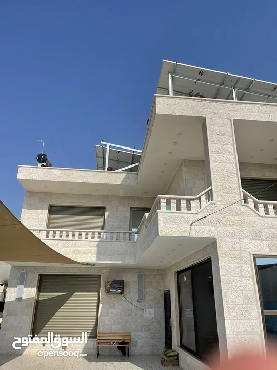 فيلا وشالية جديد اخر نزول العارضه منطقة شاليهات امنه وجديدة مطلة على الغور وجبال فلسطين بيع او ايجار