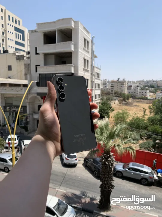 سامسونج جلاكسي اس 23 FE بحجم البلس جهاز بحالة الوكالة الجهاز 128 جيجا طبعاً شبه جديد